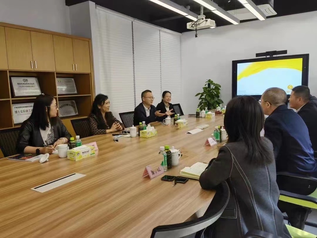 黄埔区委常委、、统战部部长肖春辉到赏金船长官网走访调研
